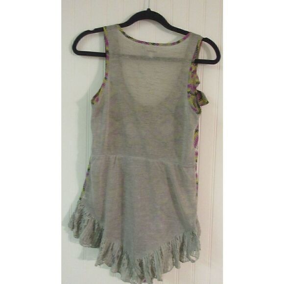 Luminari top button front with lace hem size medium - Picture 2 of 6